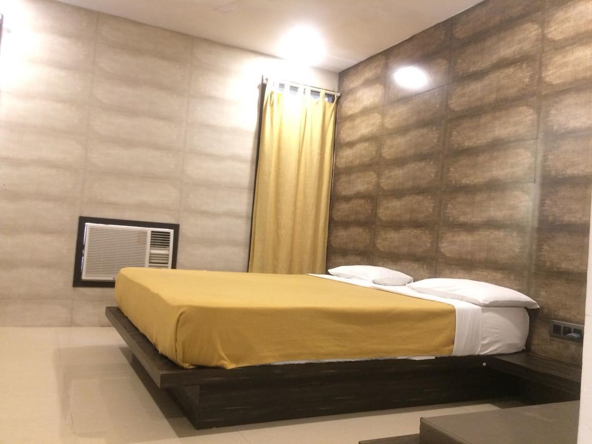 Silver Sands Beach Resort Daman Extérieur photo