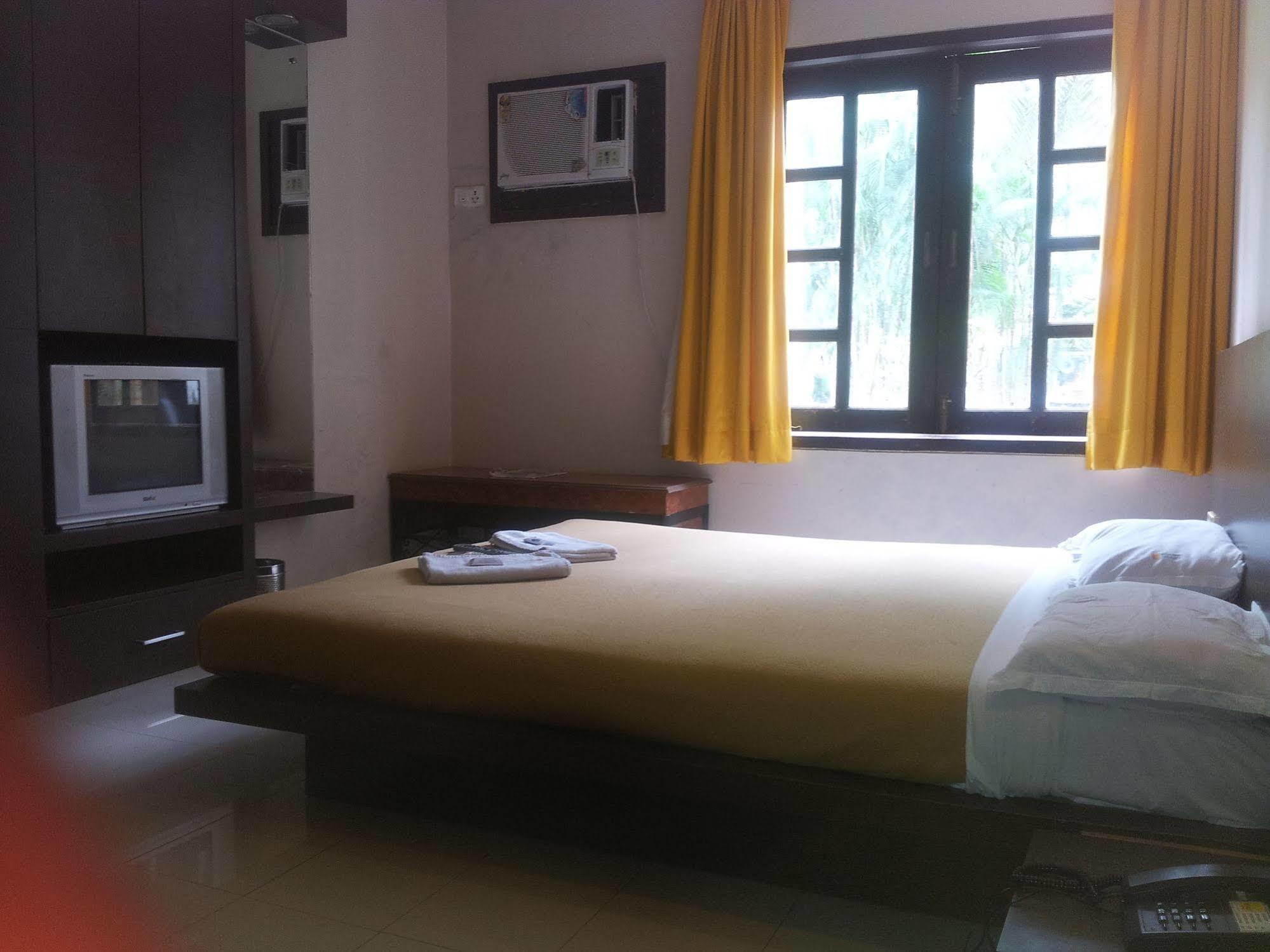 Silver Sands Beach Resort Daman Extérieur photo