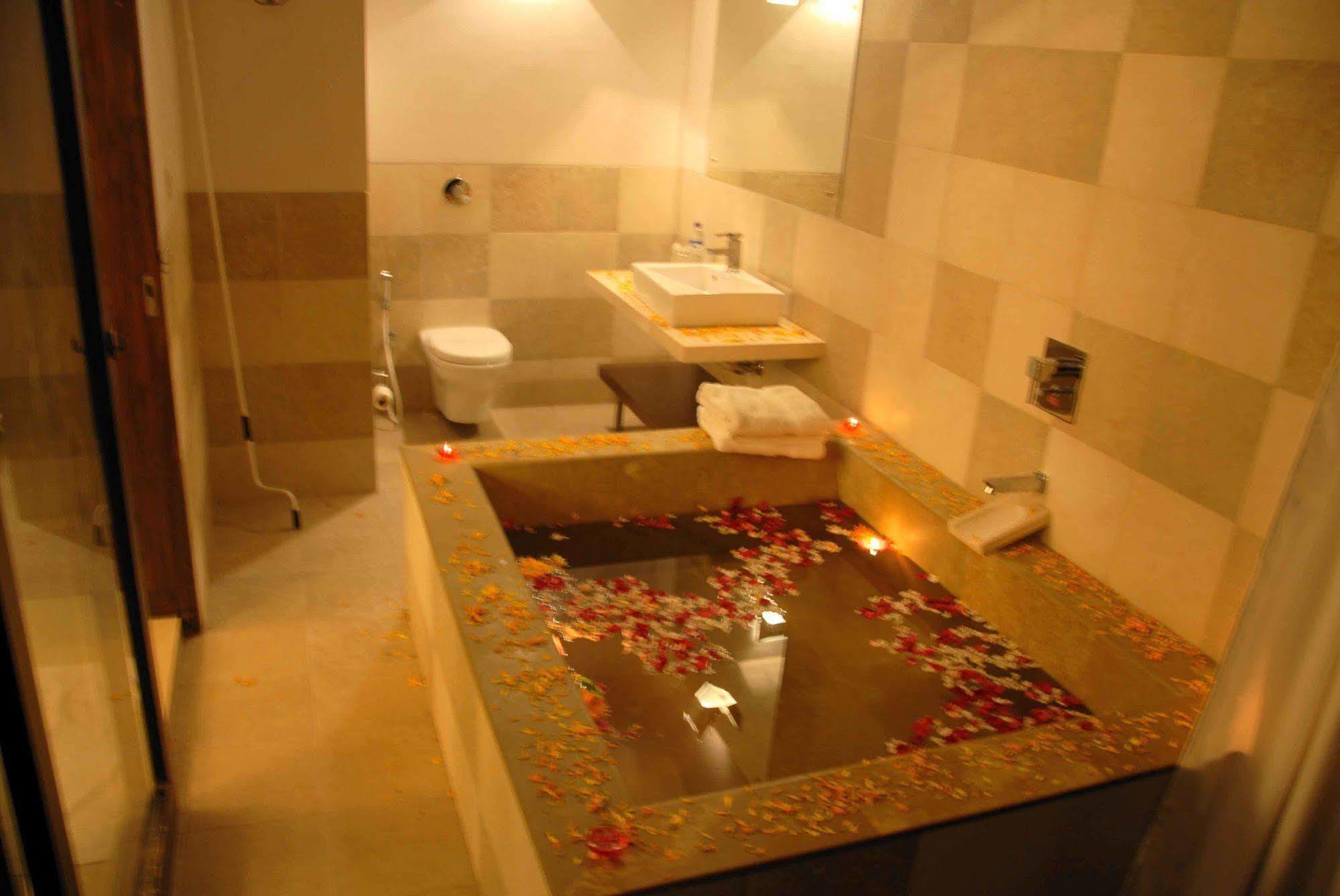Silver Sands Beach Resort Daman Extérieur photo