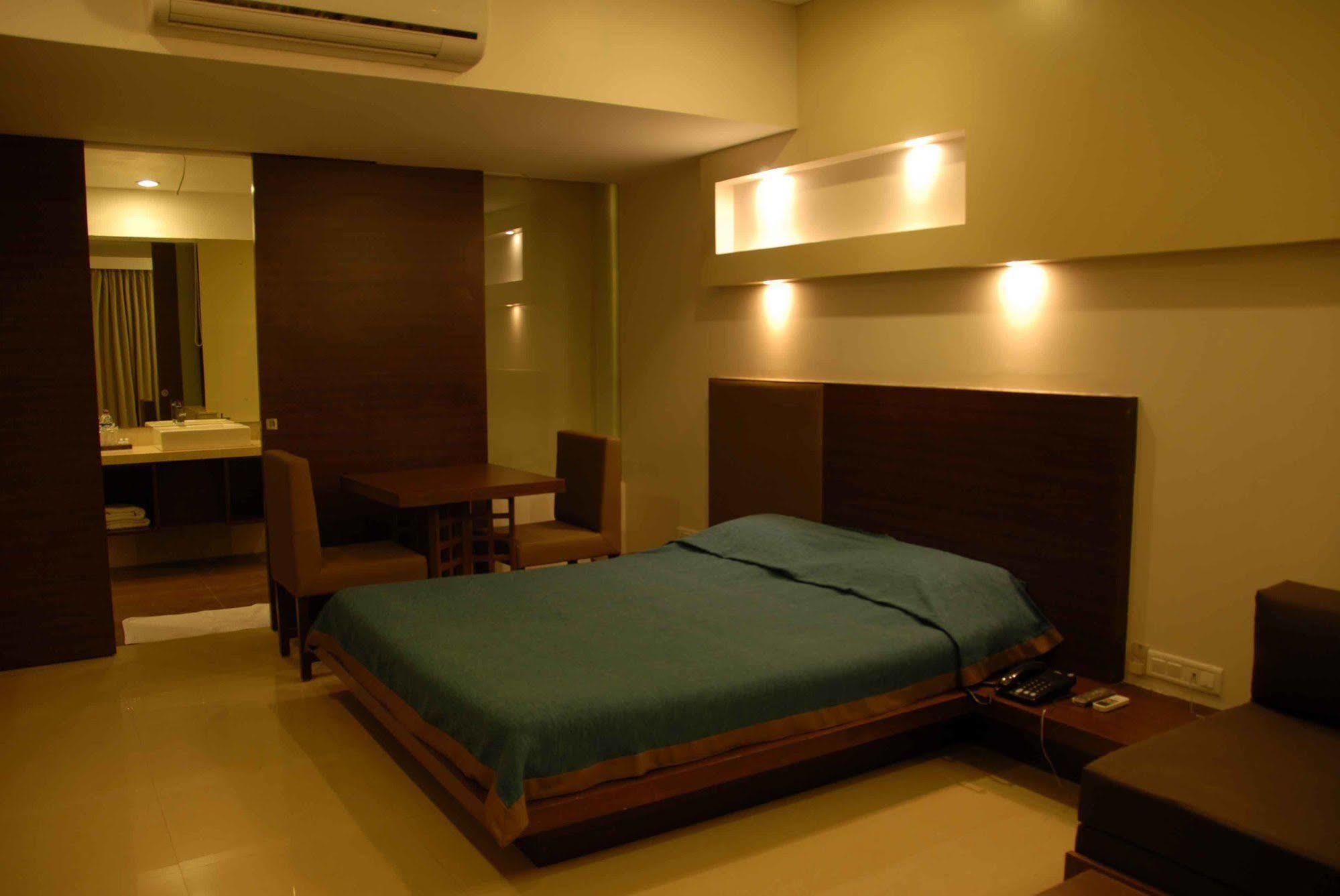 Silver Sands Beach Resort Daman Extérieur photo