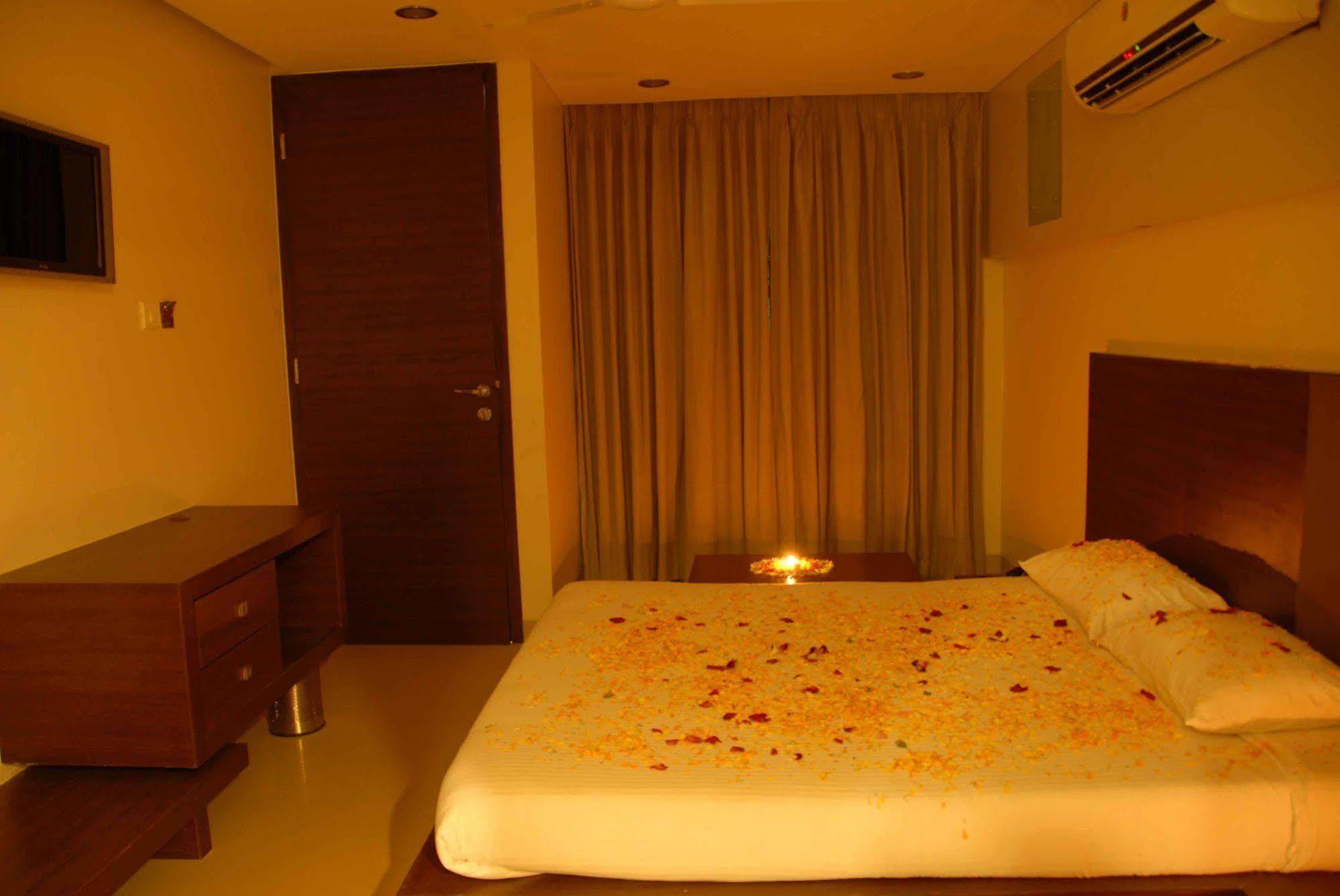 Silver Sands Beach Resort Daman Extérieur photo