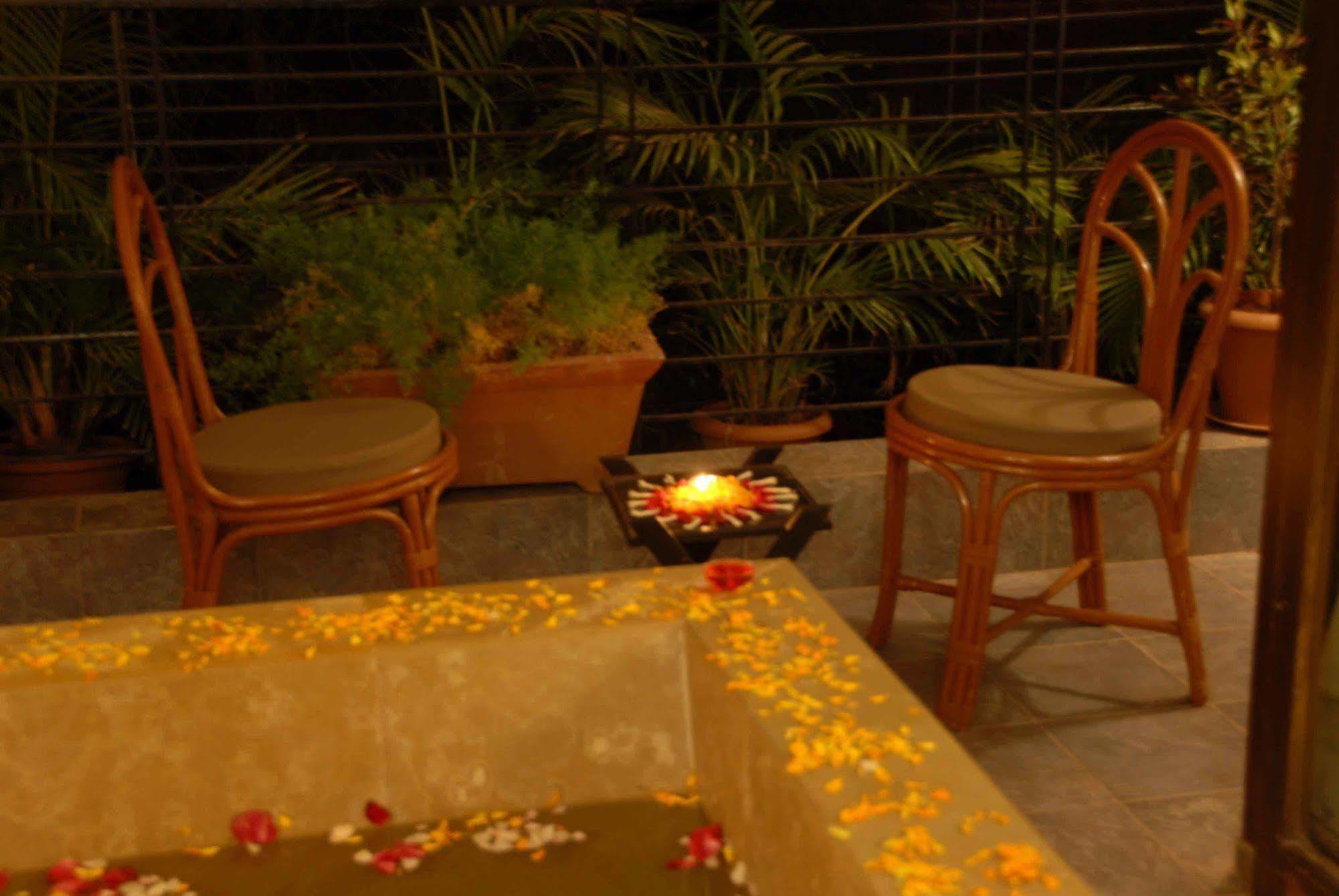 Silver Sands Beach Resort Daman Extérieur photo
